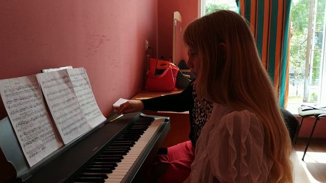 Открытый урок Элиозова В.Г. Работа над крупной формой в классе фортепиано смотреть онлайн