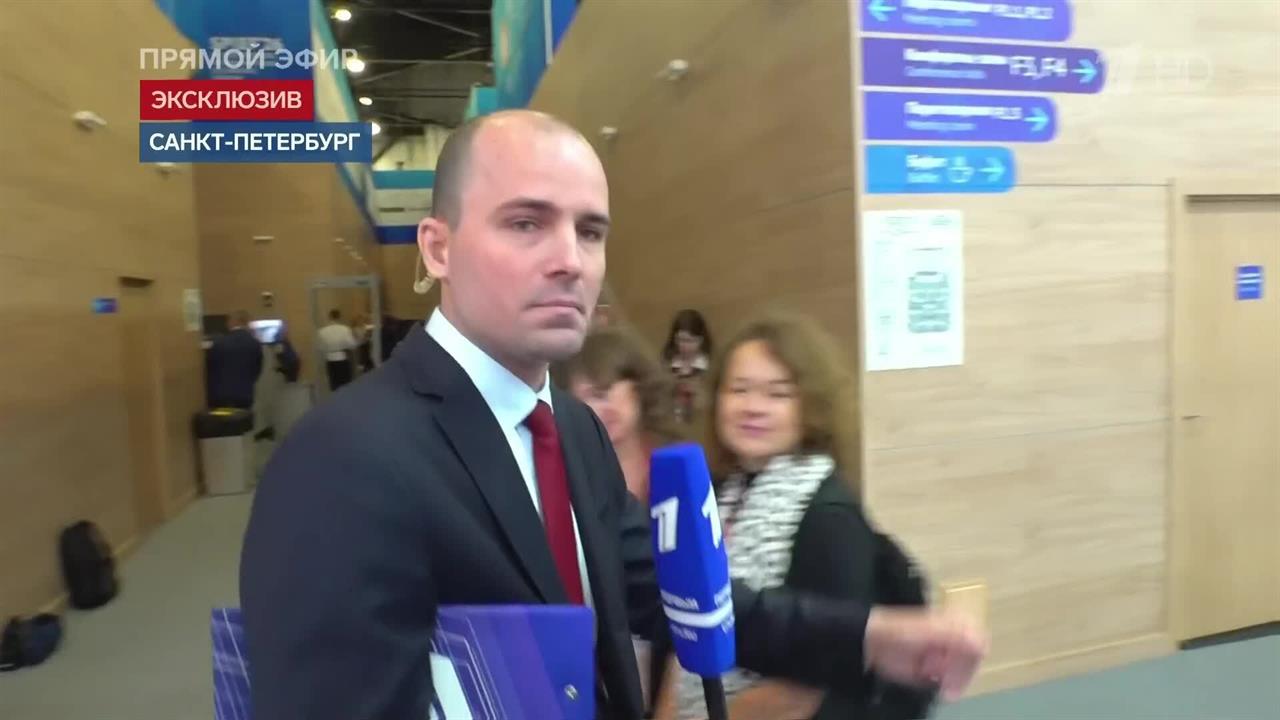 "Небольшое хулиганство": Первый канал показал кадры встречи под председательством Орешкина на ПМЭФ. смотреть онлайн