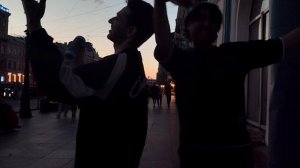 Паша и Саша танцуют набережная канала Грибоедова