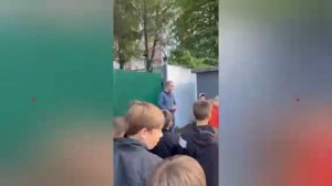 В Хмельницком дети вышли к ТЦК с требованием отпустить их 56-летнего тренера.