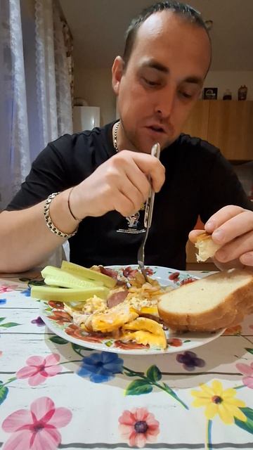 когда муж хочет есть,а время уже позднее
