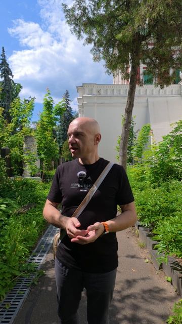 Гуляю по Новодевичьему монастырю ⛪ и кладбищу ⚰️| Очень красиво и интересно