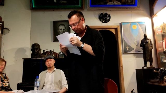 «Что передать мадам Дитрих?». Творческий вечер Влада Васюхина