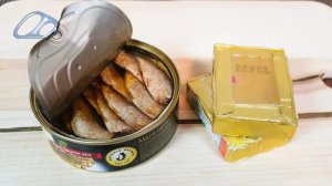 Беру банку рижских шпротов и готовлю гениальный салат на праздничный  стол! Век живи - век учись