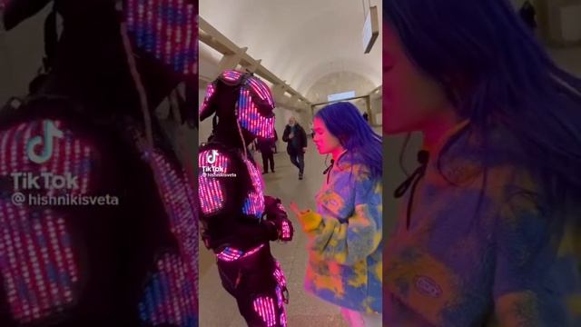 Она приходит.mp4