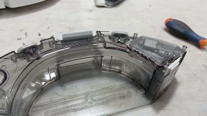 Polaris PVCR500x PVCR600x нет подачи воды для влажной уборки.