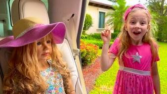 Nastya learns to help her parents and plays with a candy machine смотреть онлайн