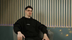 Он знает Английский Валер
