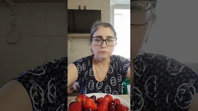 Мукбанг Страничка Надежды и Бравенькая на обзоре смотреть онлайн