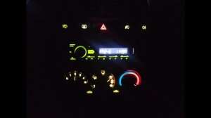 Hyundai Accent 2. Замена ламп в центральной консоли. (БУП)