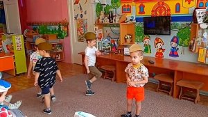 «Девочки поздравляют мальчиков с 23 февраля», младшая группа