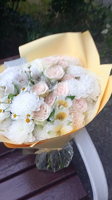 Солнечный букет несу в сумерках