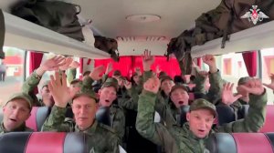 «Ура, мы дома» - появились кадры возвращения 185 российских бойцов из плена ВСУ.