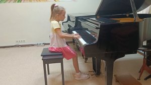 Д.Кабалевский. Клоуны.Исполняет Титова Виктория ,8 лет.