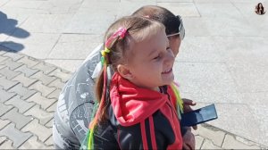Дашу отправили в лагерь Собираемся и едем из города в деревню