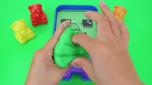 Залипательный ASMR Делаем радужного Рокки из Щенячьего Патруля из слайма и пластилина