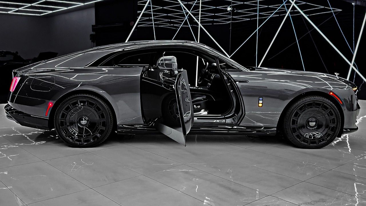 Rolls Royce Spectre (2026) — Полный визуальный обзор смотреть онлайн