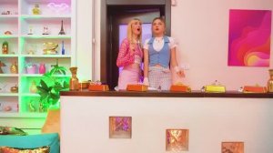 Все Считают Меня Простой Горничной, Но Богатый Наследник Влюблен В Меня Тим Тин