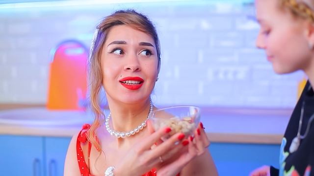 Мы удочерили русалку! Моя мама владелец аквапарка!