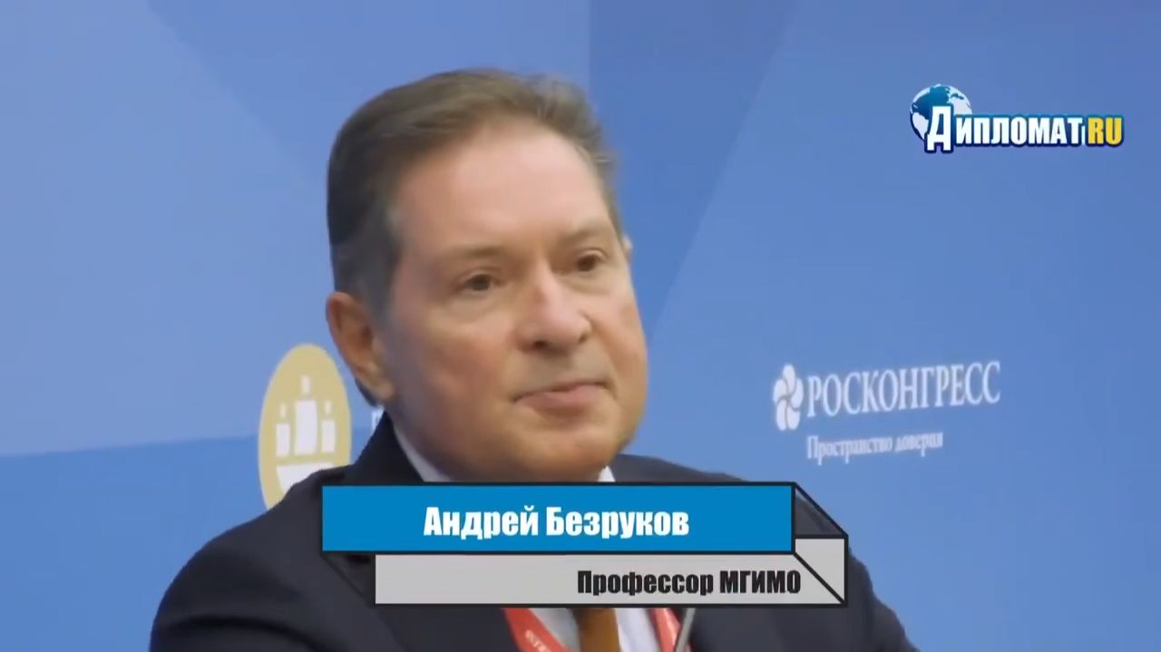 Разведчик Андрей Безруков о новых угрозах, новых формах войны против России и требованиях времени. смотреть онлайн
