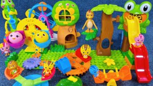 Игровая площадка для куриной команды! Распаковка и Обзор ярких игрушек! Мультики для детей смотреть!
