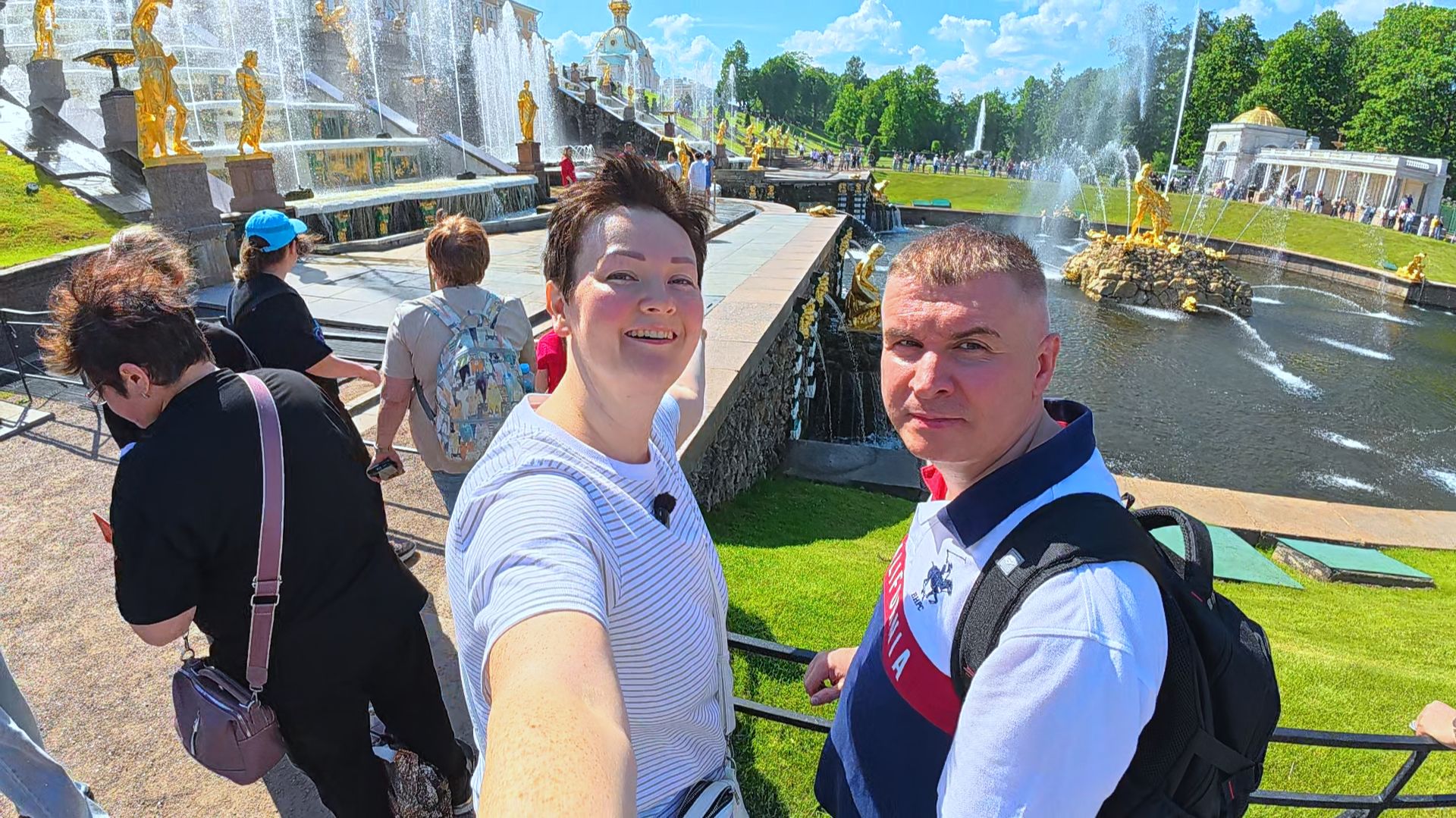 РАЗОРИЛАСЬ на ДОРОГОЙ подарок Вовану! Приехали погулять в Петергоф! Вован НА ИЗМЕНЕ) Экскурсия Влог смотреть онлайн