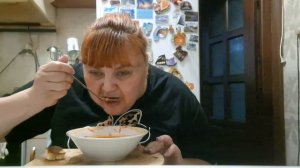 мукбанг ем борщ приятного вам аппетита