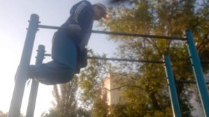 Брусья 30 подъёмов за подход.