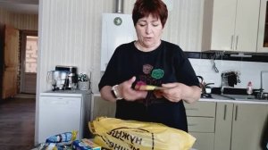 Продукты в дорогу. Убираюсь в теплице, все ненужное в сарай.