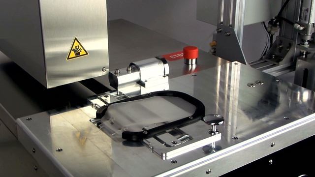 Сварка одного из пакетов для хранения и переработки компонентов крови