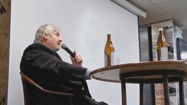 Я посмотрел вокруг себя смотреть онлайн