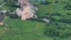 Харьковская область, недалеко от границы с Белгородской областью. Хохлы запускали тяжелые дроны…🔽