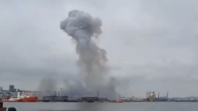 🇺🇦💥🇷🇴 Взорвавшийся в румынском порту морской дрон был похож на те, что использует Украина, — Ми смотреть онлайн