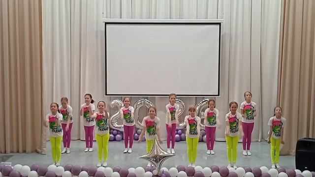 Танец "Чемпионы" смотреть онлайн