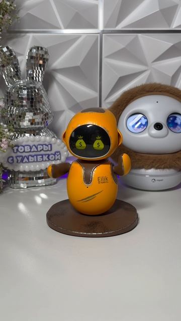 Робот Eilik Эйлик и игра «угадай в какой руке» #робот #Eilik #Эйлик смотреть онлайн