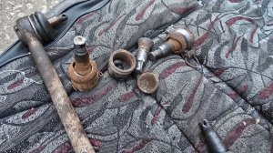 Волга 3110. Замена раздолбанных пальцев на рулевой трапеции