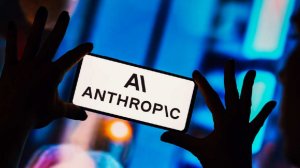 Anthropic допустила остановку разработки ИИ из-за риска саморазвития моделей
