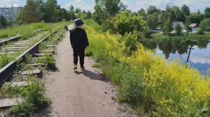 Мне предложили покурить табачек.