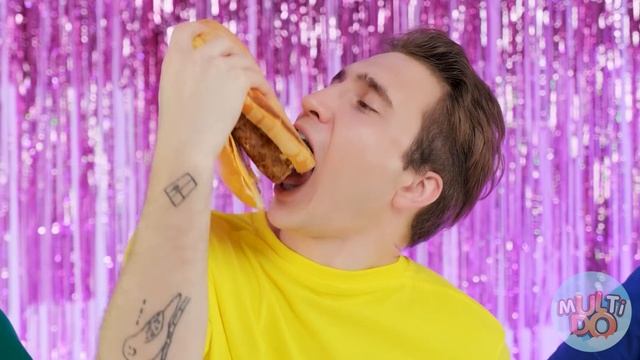 Едим БЕЗ РУК vs ОДНОЙ РУКОЙ vs ДВУМЯ РУКАМИ ЧЕЛЛЕНДЖ! Смешные ситуации с едой от Multi DO