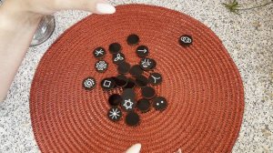Что между вами сейчас? Гадание на ведьминых рунах
