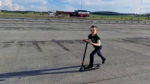 Трюки на трюковом самокате