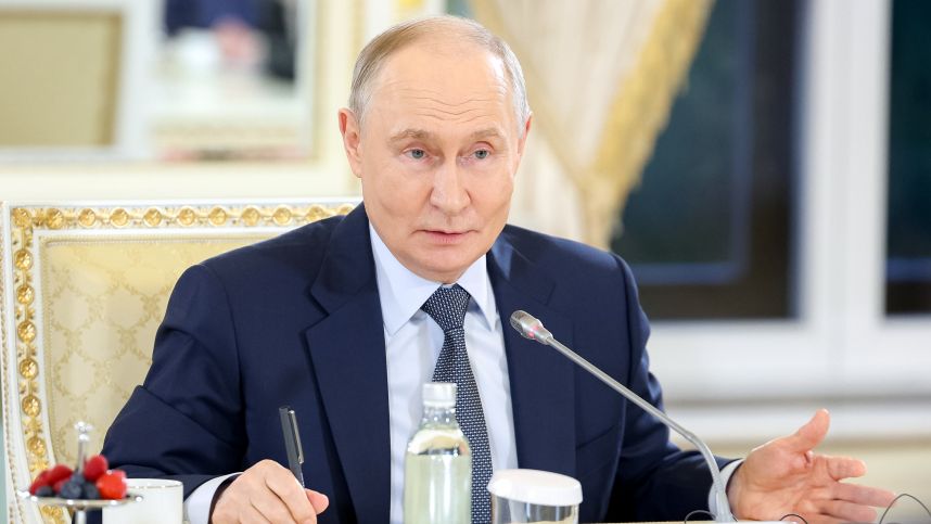 Откровенно и местами жестко: как прошла встреча Путина с российскими и иностранными журналистами смотреть онлайн