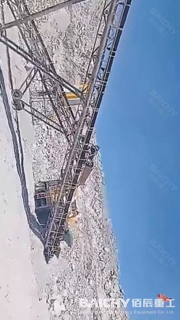 Мобильная линия дробления камня: дробление и грохочение на объекте  за один проход