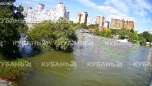 Восьмилетний ребенок пострадал при столкновении гидроциклов в Краснодаре