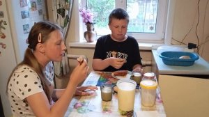 Внучата забежали перекусить🌮🍵