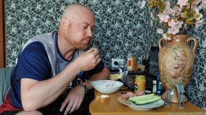 Мукбанг. Овощи запечённые в духовке и куриные котлеты. Еда на камеру.
