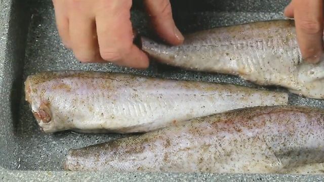 Минтай за копейки, а вкус — как в ресторане! Бесподобно Сочный минтай в духовке! смотреть онлайн