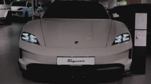 Porsche Taycan 4 2026 обзор