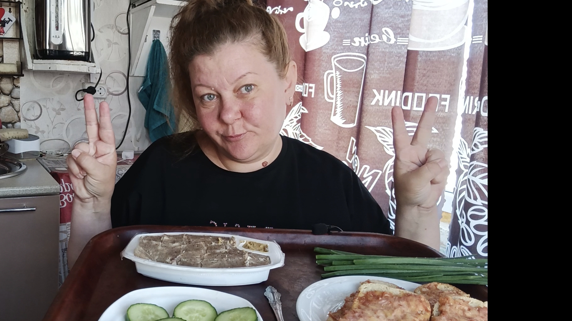 мукбанг/ холодец/ бутерброды горячие/ смотреть онлайн