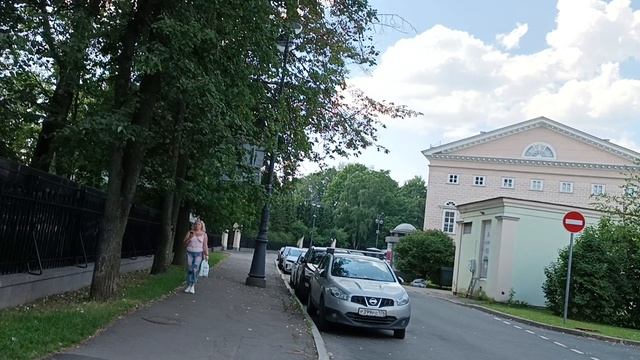 По Каменному  острову дача Гаусвальд,СПБ